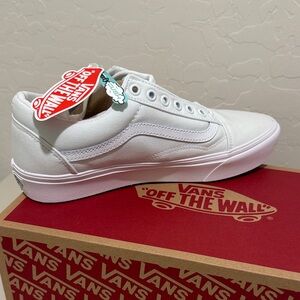 VANS comfycush Old (classic) white/true 8.5M or 10W